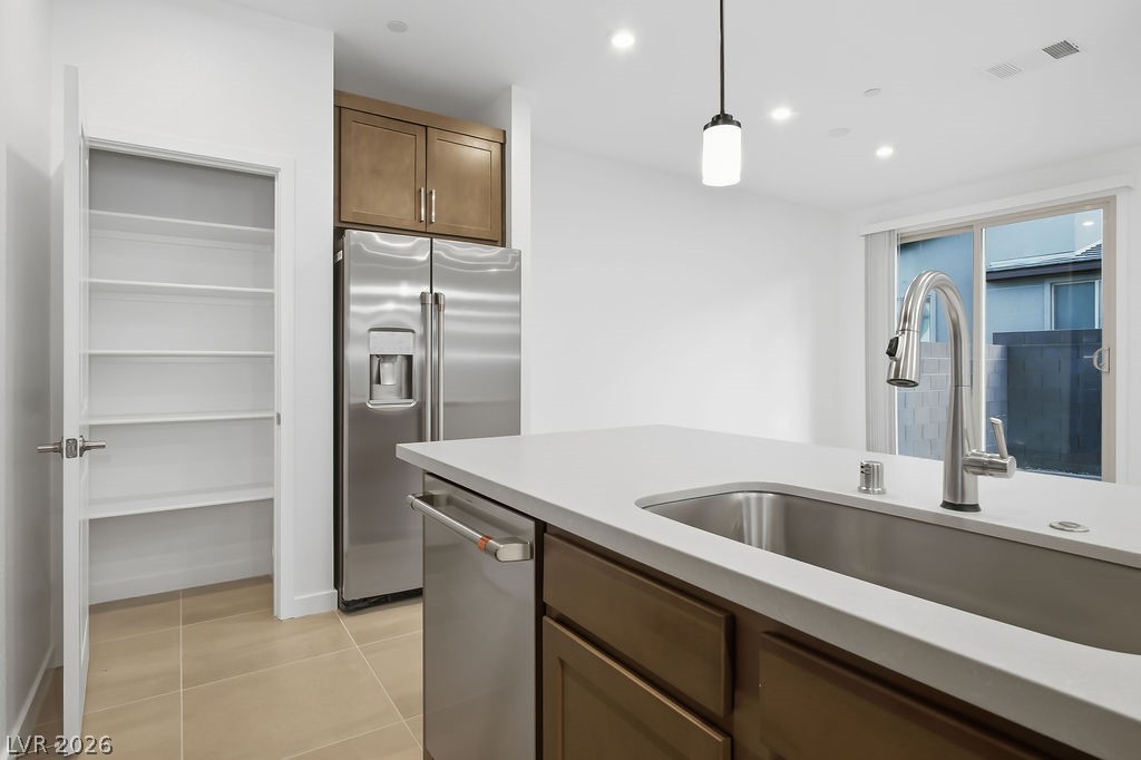 11923 Angle Cliff Avenue