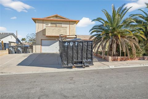 Photo of 713 Strawberry Place, Henderson, NV 89002 (MLS # 2752040)