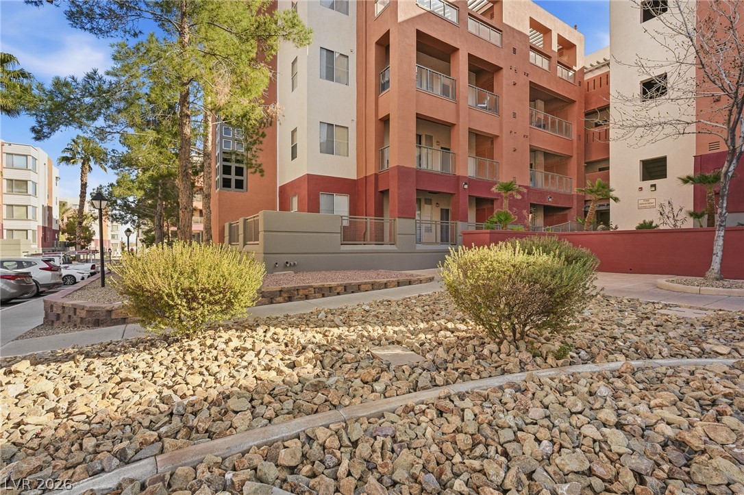 43 E Agate Avenue 209