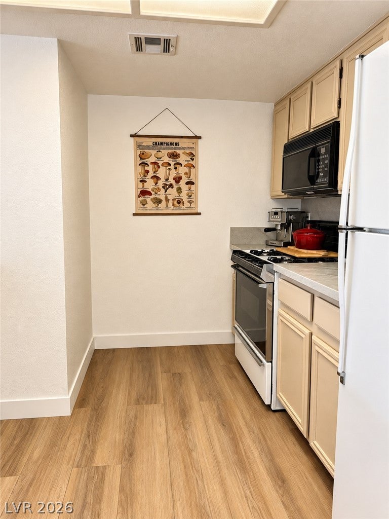8070 W Russell Road 2028