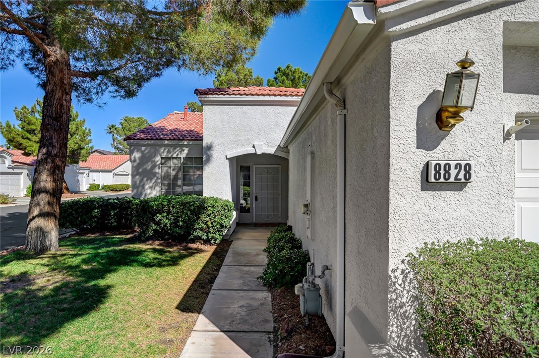 8828 Crystal Port Avenue