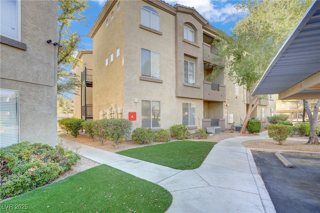 4400 S Jones Boulevard 1128