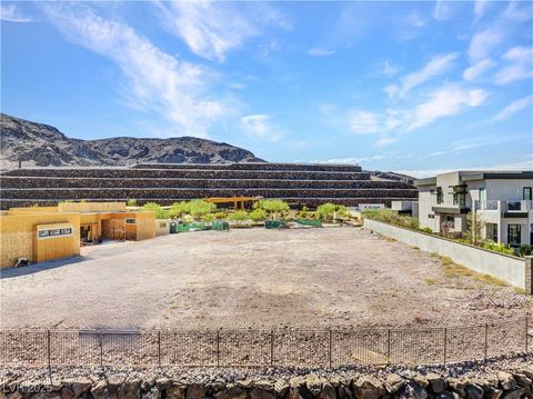 Photo of 12 Sanctuary Peak Court, Henderson, NV 89012 (MLS # 2682215)