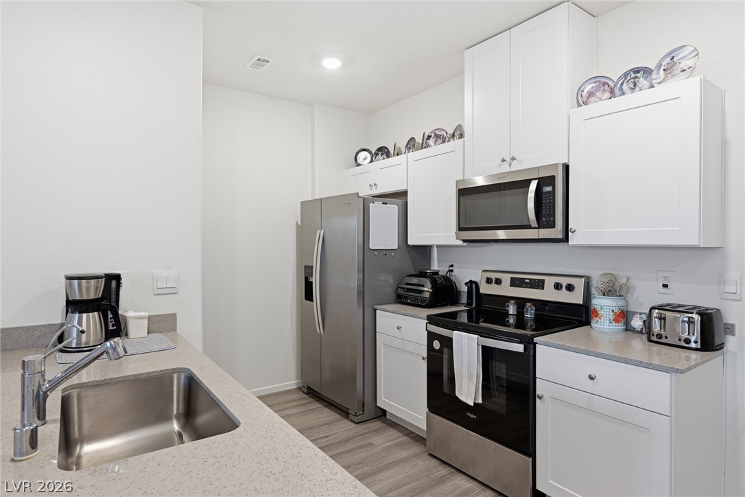 554 Foothill Cove Lane