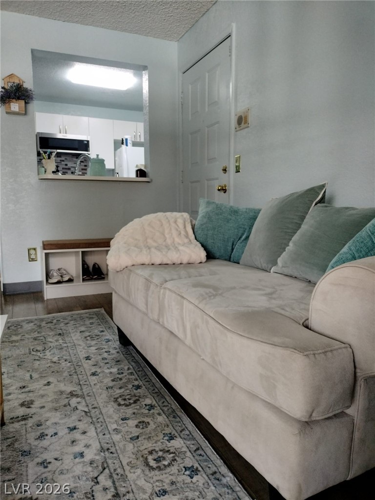230 Mission Newport Lane 203