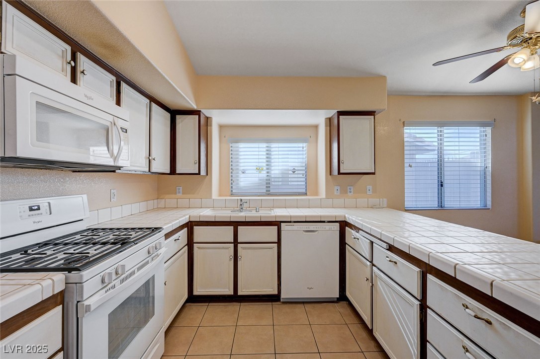 2208 Twisted Oak Avenue, North Las Vegas, Nevada image 12