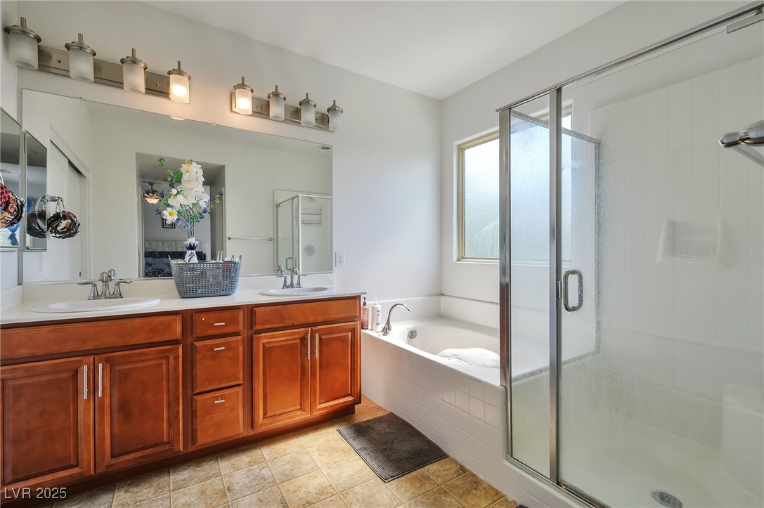 Las Vegas, Nevada 89122, United States, 5 Bedrooms Bedrooms, ,4 BathroomsBathrooms,Residential,Active,172661