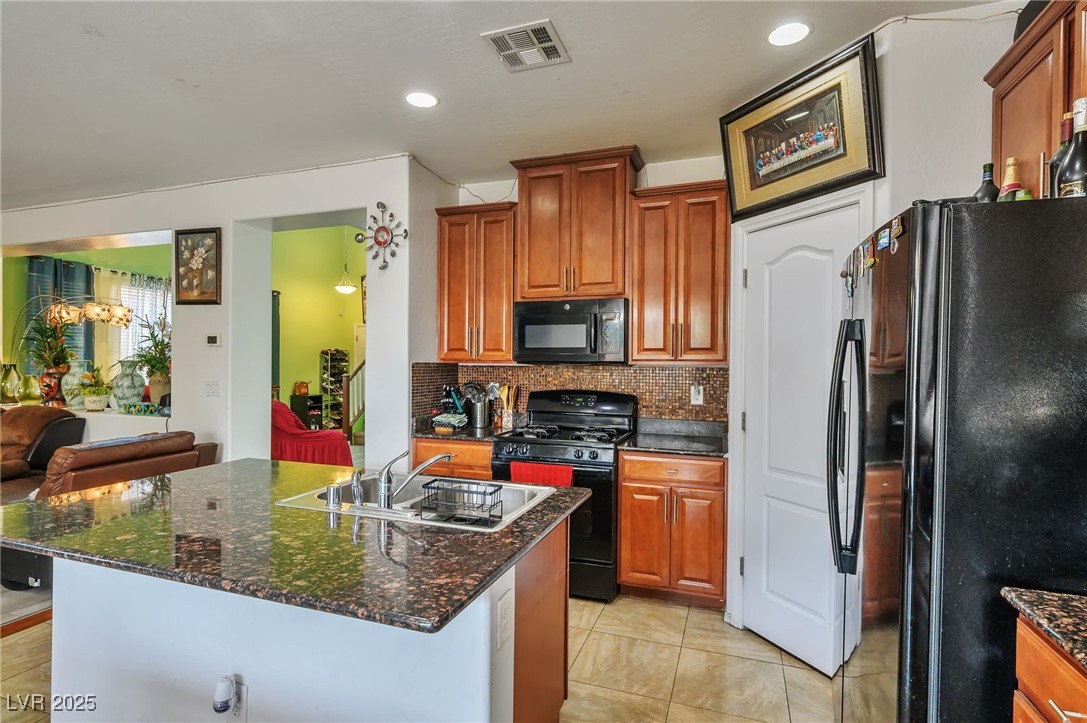 Las Vegas, Nevada 89122, United States, 5 Bedrooms Bedrooms, ,4 BathroomsBathrooms,Residential,Active,172661