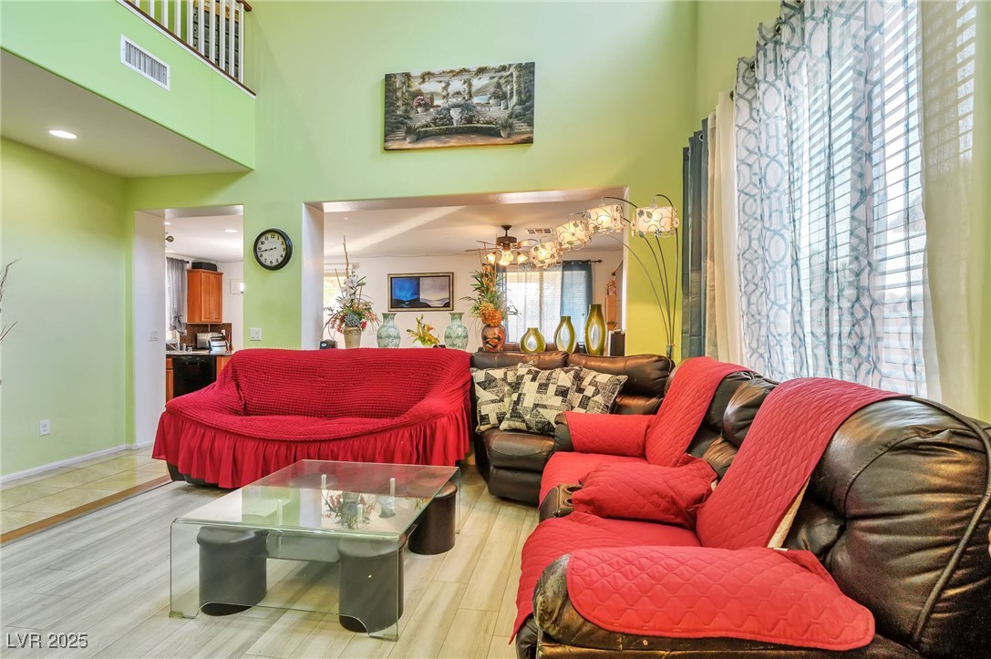 Las Vegas, Nevada 89122, United States, 5 Bedrooms Bedrooms, ,4 BathroomsBathrooms,Residential,Active,172661