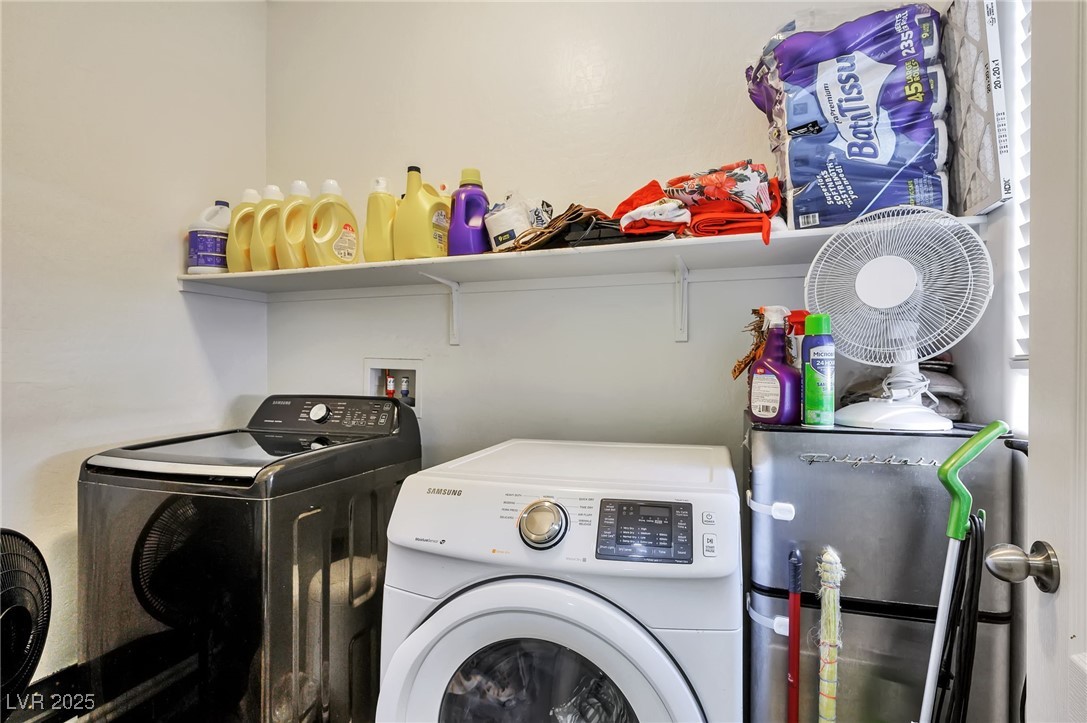 Las Vegas, Nevada 89122, United States, 5 Bedrooms Bedrooms, ,4 BathroomsBathrooms,Residential,Active,172661