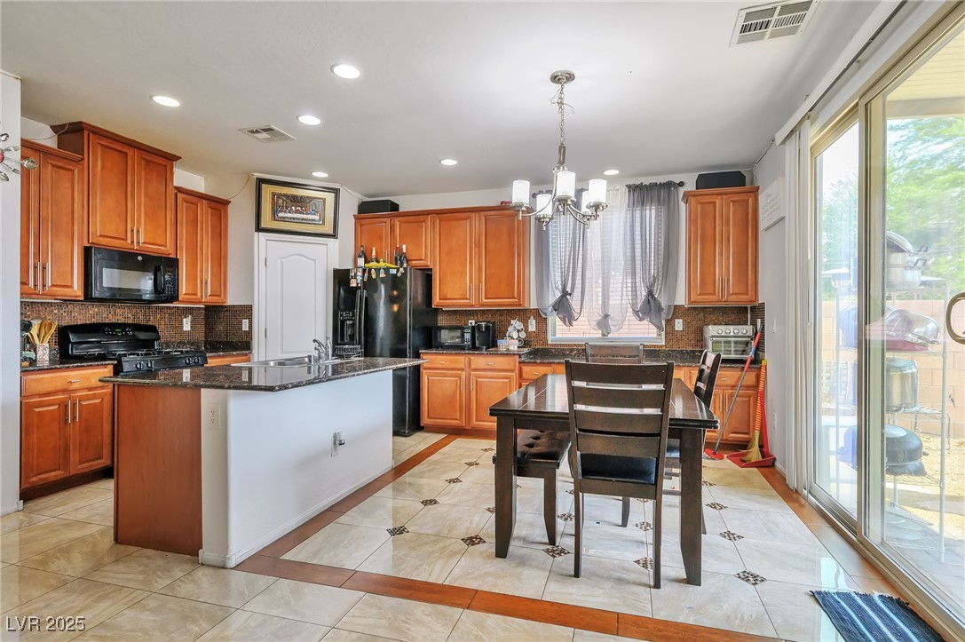 Las Vegas, Nevada 89122, United States, 5 Bedrooms Bedrooms, ,4 BathroomsBathrooms,Residential,Active,172661