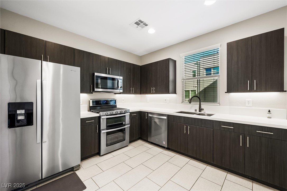 Las Vegas, Nevada 89135, United States, 2 Bedrooms Bedrooms, ,2 BathroomsBathrooms,Residential,Active,243286