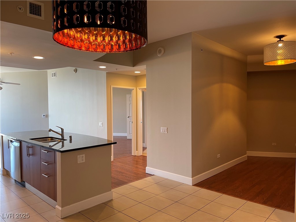 200 W Sahara Avenue 2211