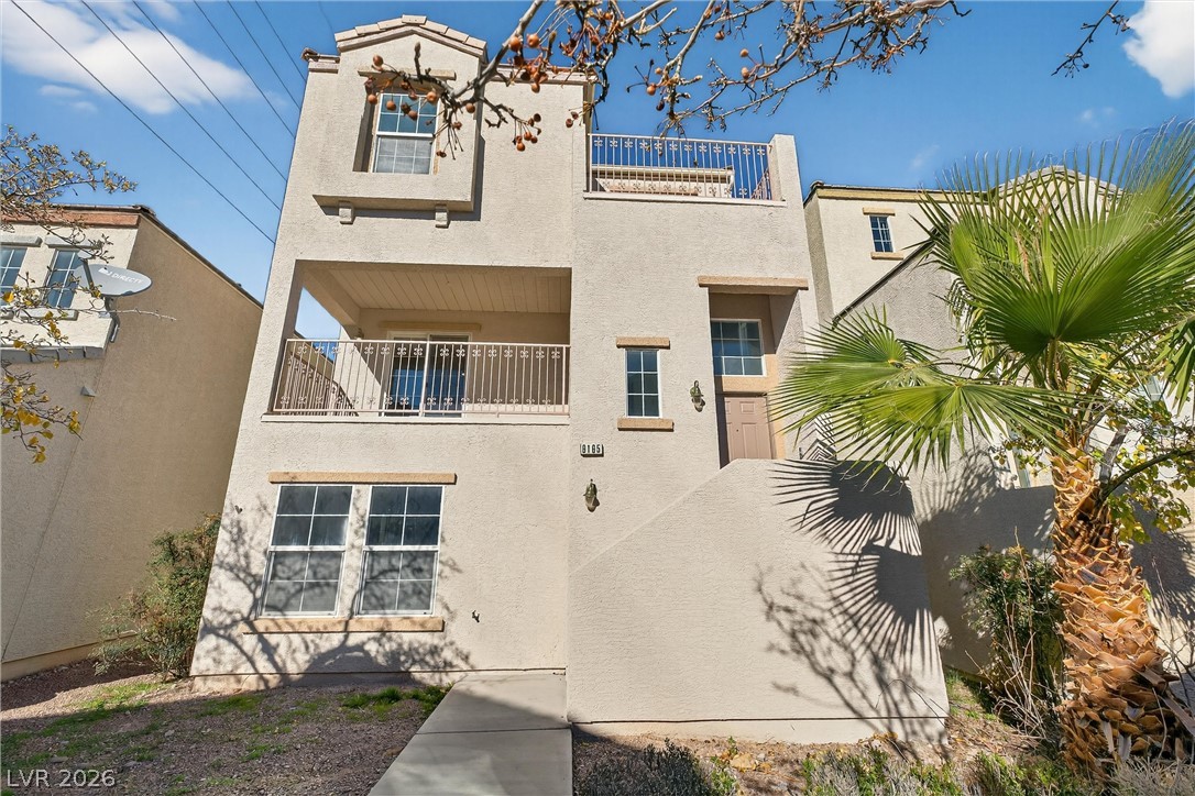 9165 Desirable Court