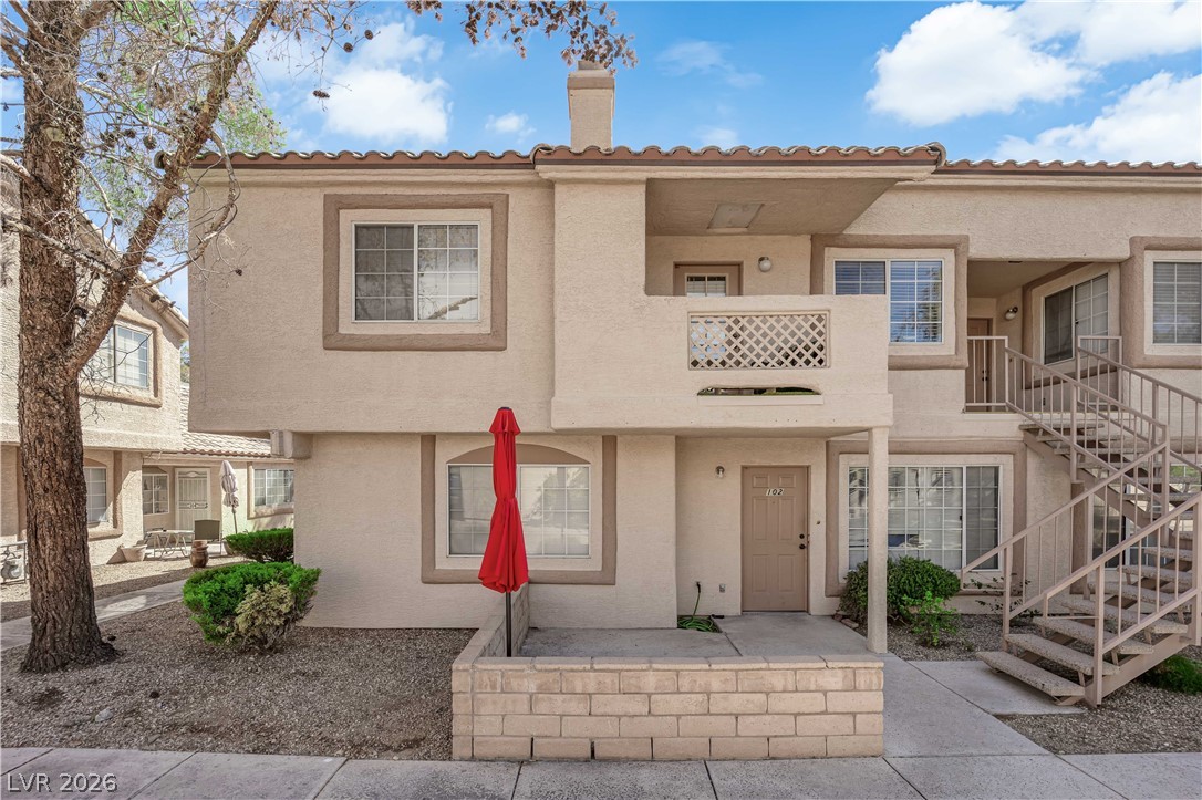 1600 N Torrey Pines Drive 202