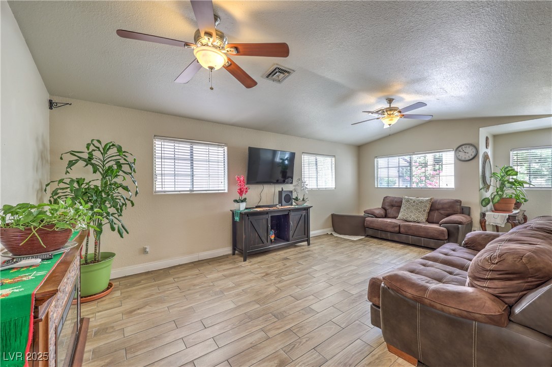 Las Vegas, Nevada 89121, United States, 3 Bedrooms Bedrooms, ,3 BathroomsBathrooms,Residential,Active,148303