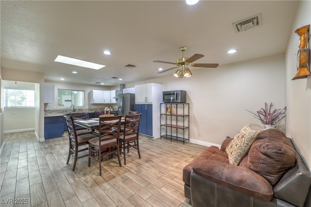 Las Vegas, Nevada 89121, United States, 3 Bedrooms Bedrooms, ,3 BathroomsBathrooms,Residential,Active,148303