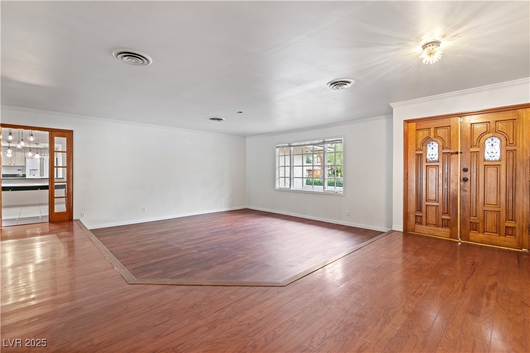 3689 N Rosecrest Circle