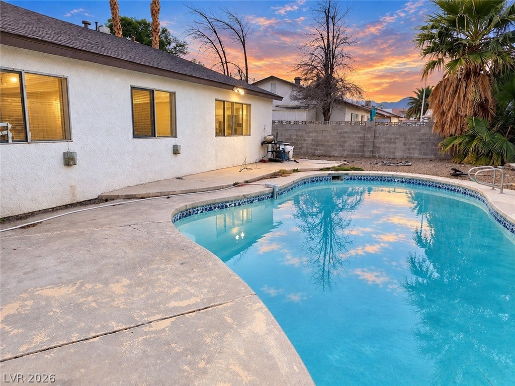 5704 Stallion Avenue