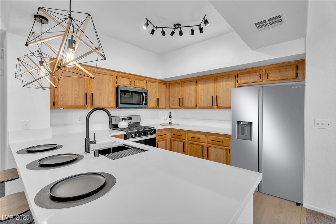 7709 Himalayas Avenue 201