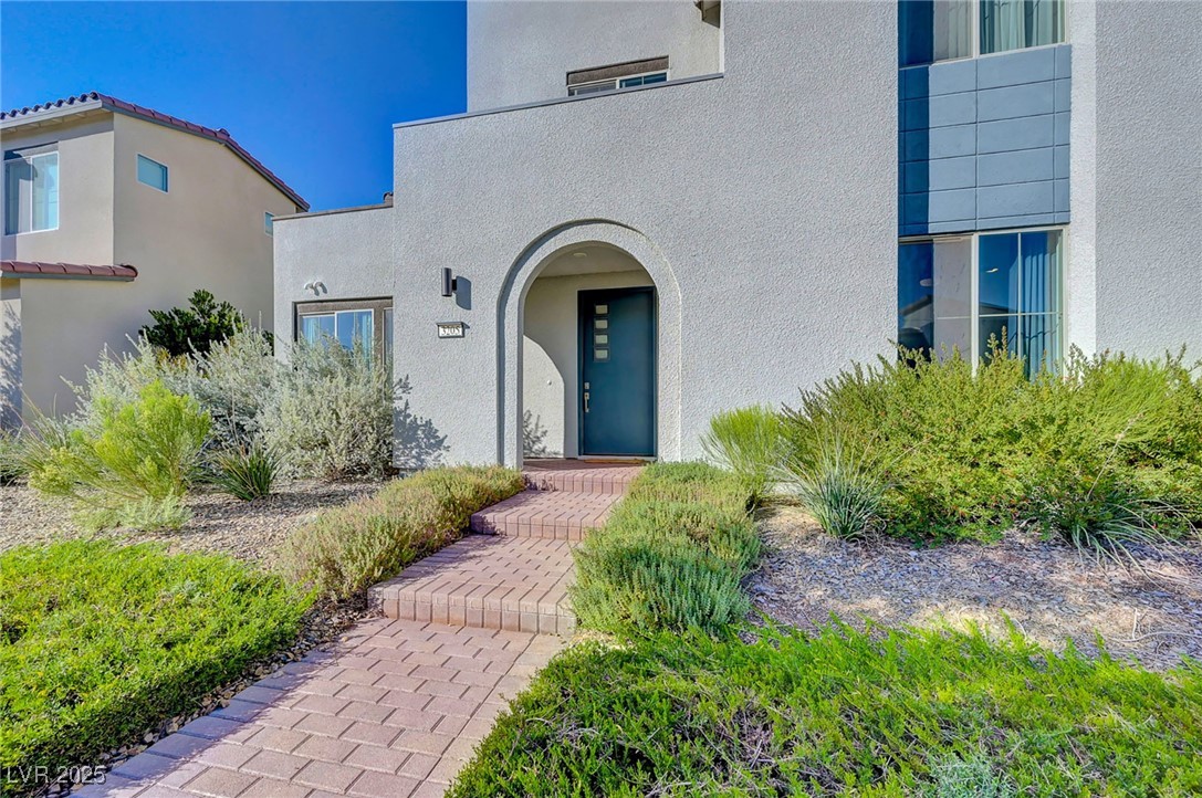 3205 Cristallo Avenue