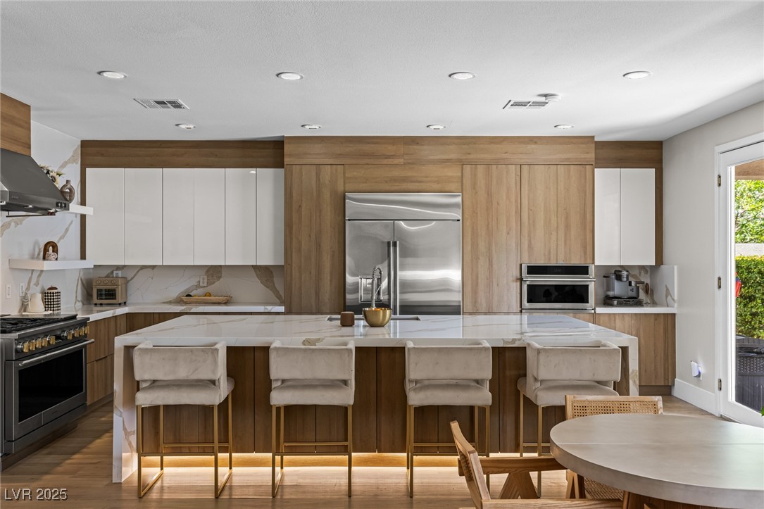 700 Pinnacle Heights Lane