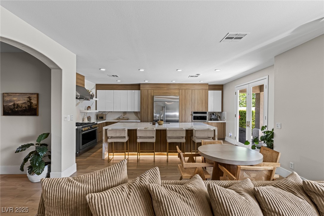 700 Pinnacle Heights Lane