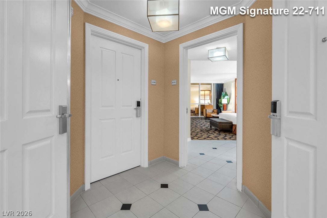135 E Harmon Avenue 2211