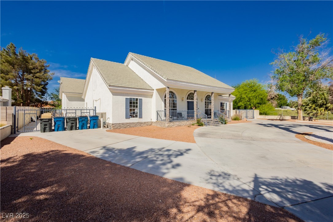 Las Vegas, Nevada 89120, United States, 5 Bedrooms Bedrooms, ,2 BathroomsBathrooms,Residential,Pending,108575