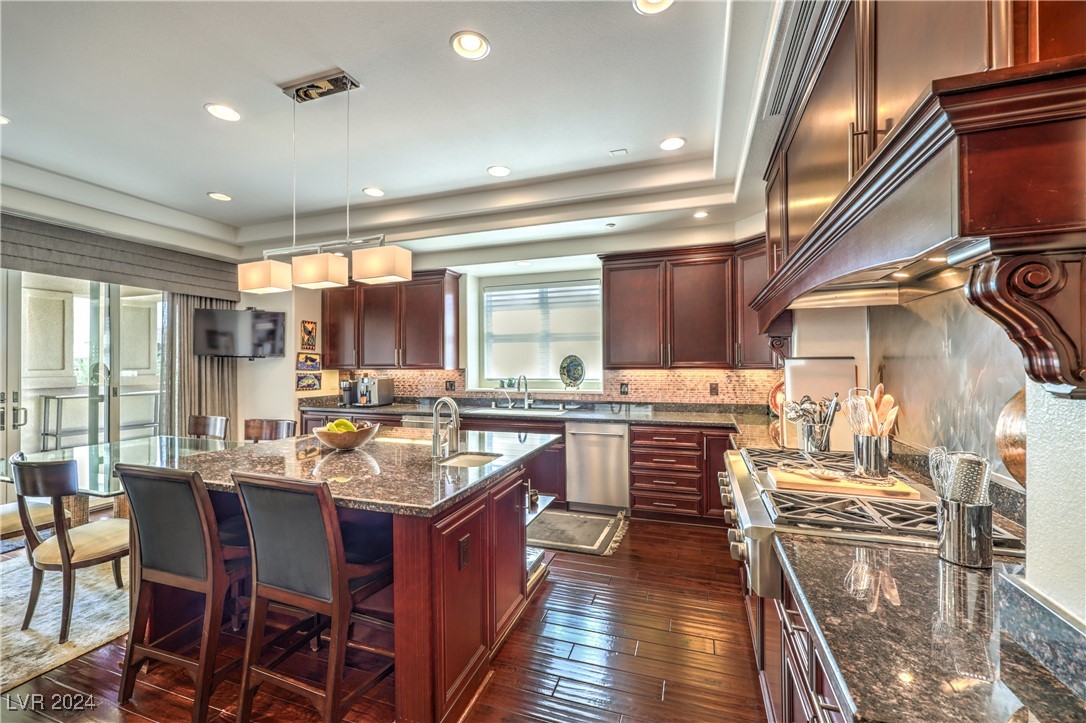9205 Tesoras Drive 401