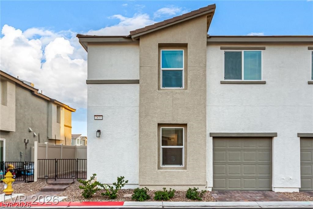 2833 Champagne Gold Avenue