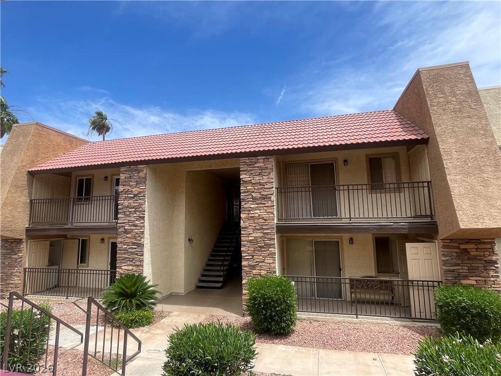 5350 River Glen Drive 302
