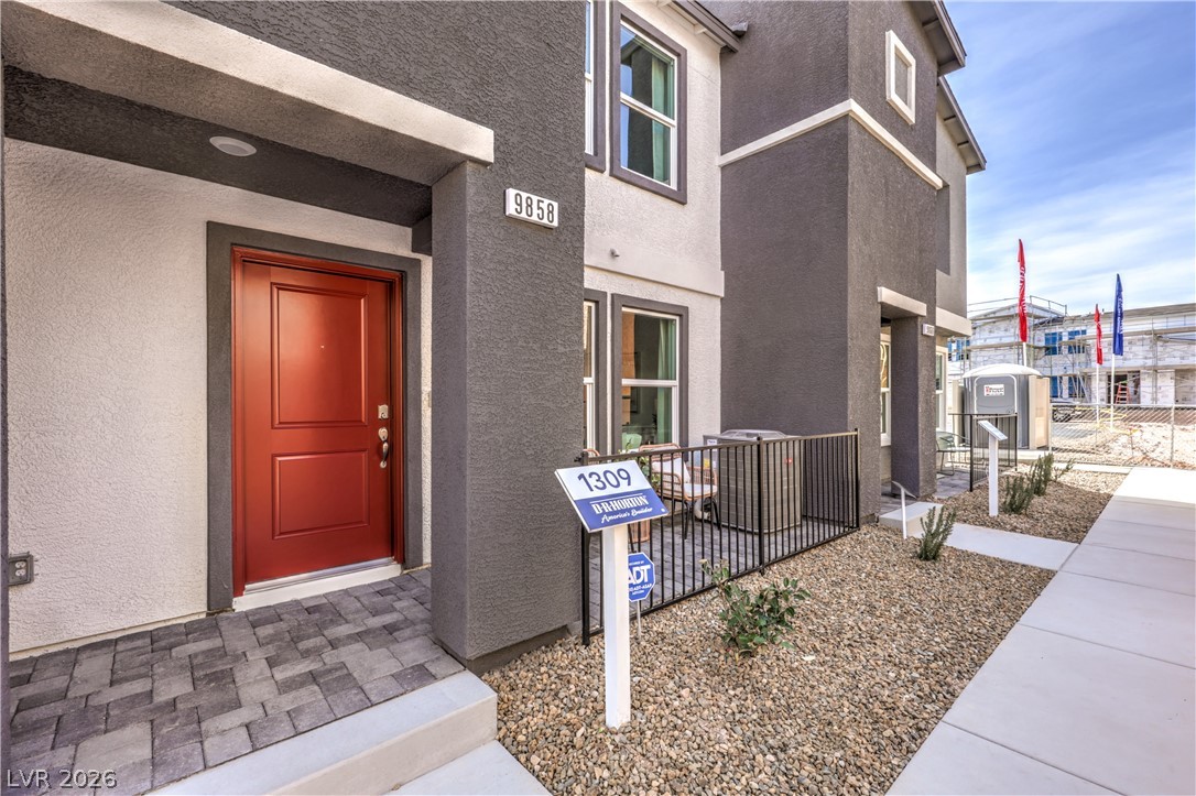 9661 Horseshoe Canyon Street