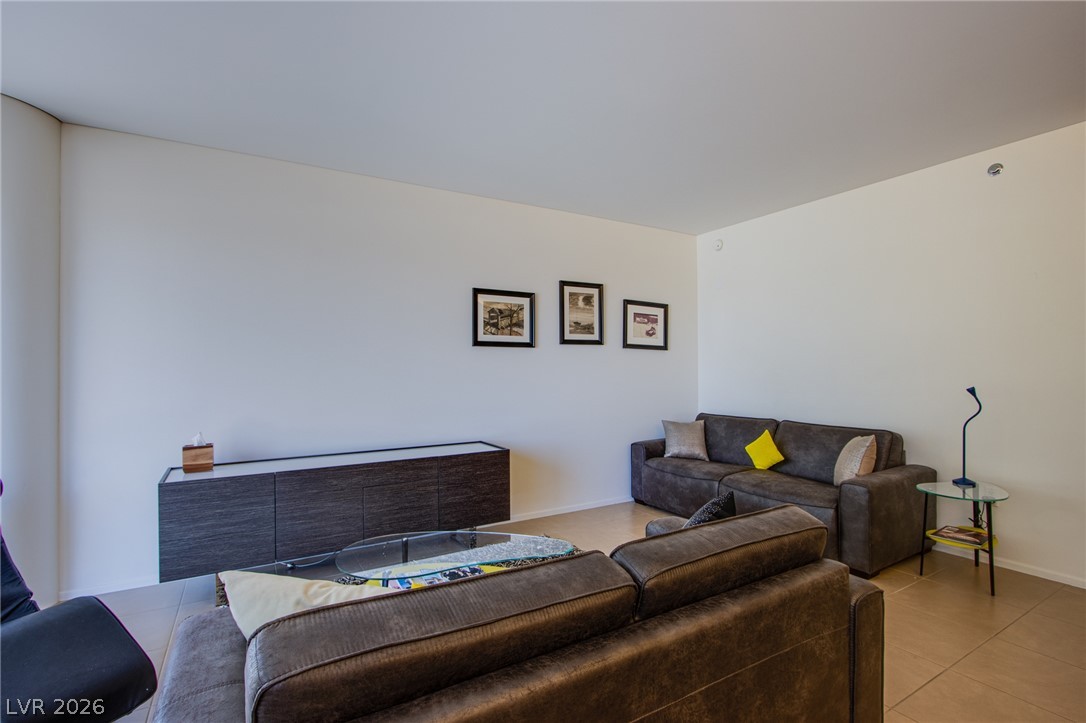 3722 Las Vegas Boulevard 810