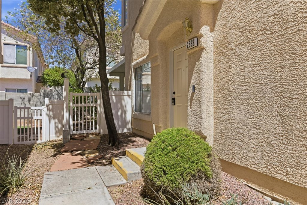 2592 Lazy Saddle Drive