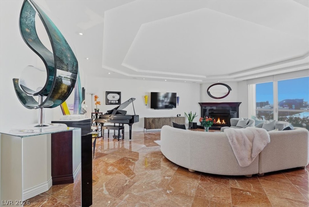 2857 Paradise Road 1702