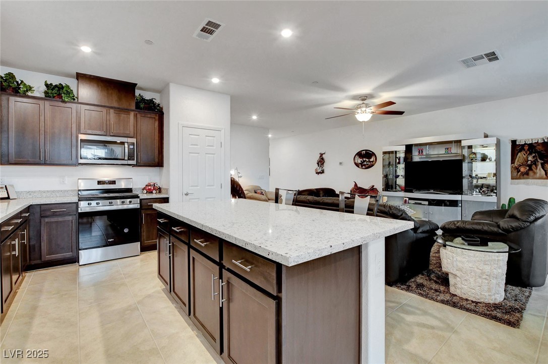 6762 Sweet Bay Street, Las Vegas, Nevada image 10