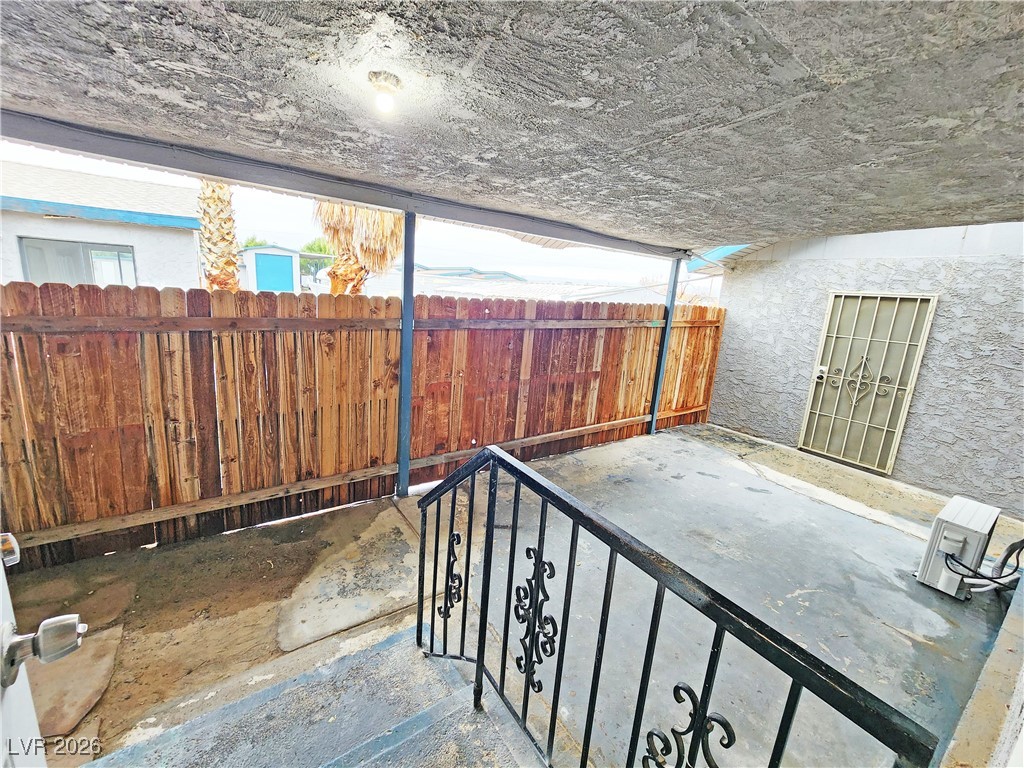 2220 W Bell Vista Avenue 1