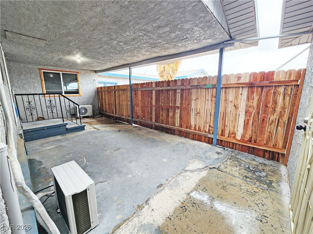 2220 W Bell Vista Avenue 1