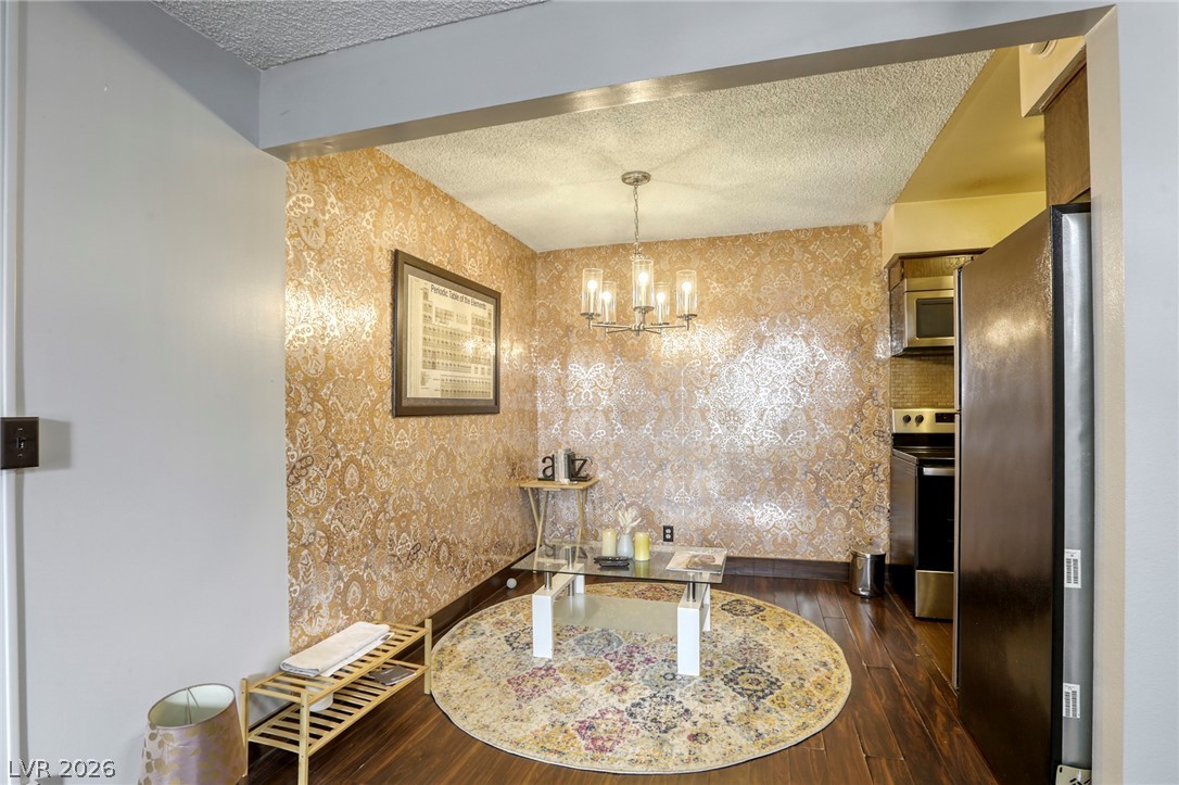585 S Royal Crest Circle 20