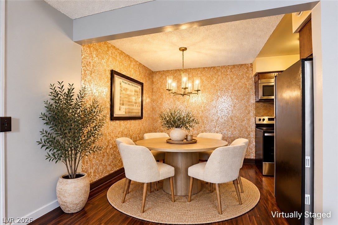 585 S Royal Crest Circle 20