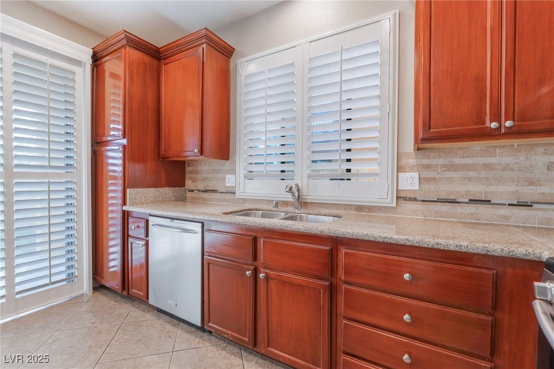 5520 Overlook Valley Street, North Las Vegas, Nevada image 10