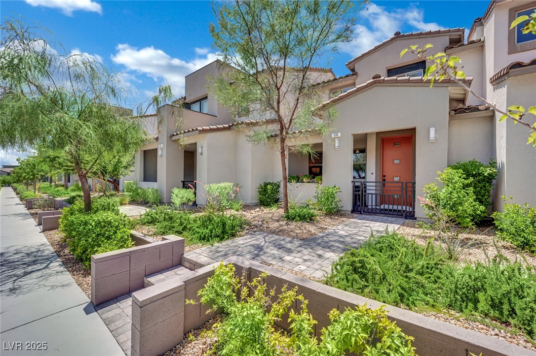 Properties 2 530 Sonoma Range Street