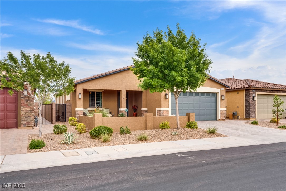 Properties 2 1860 Moonbow Falls Street