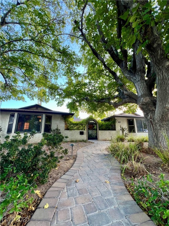 Properties 3 2809 Bryant Avenue