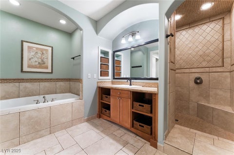 Tiny photo for 24 Via Vasari #204, Henderson, NV 89011 (MLS # 2742159)