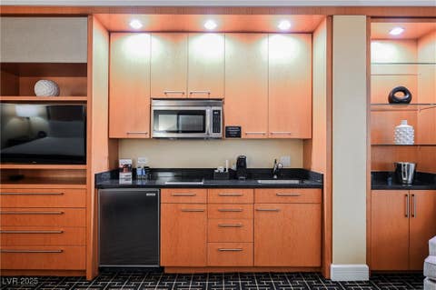 Tiny photo for 2000 FASHION SHOW Drive #5428, Las Vegas, NV 89109 (MLS # 2645799)