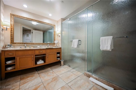Tiny photo for 2000 FASHION SHOW Drive #5428, Las Vegas, NV 89109 (MLS # 2645799)