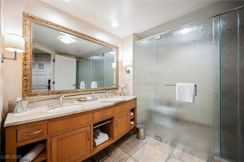 Tiny photo for 2000 FASHION SHOW Drive #5428, Las Vegas, NV 89109 (MLS # 2645799)
