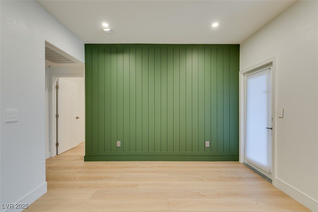 Las Vegas, Nevada 89103, United States, 2 Bedrooms Bedrooms, ,2 BathroomsBathrooms,Residential,Active,189122